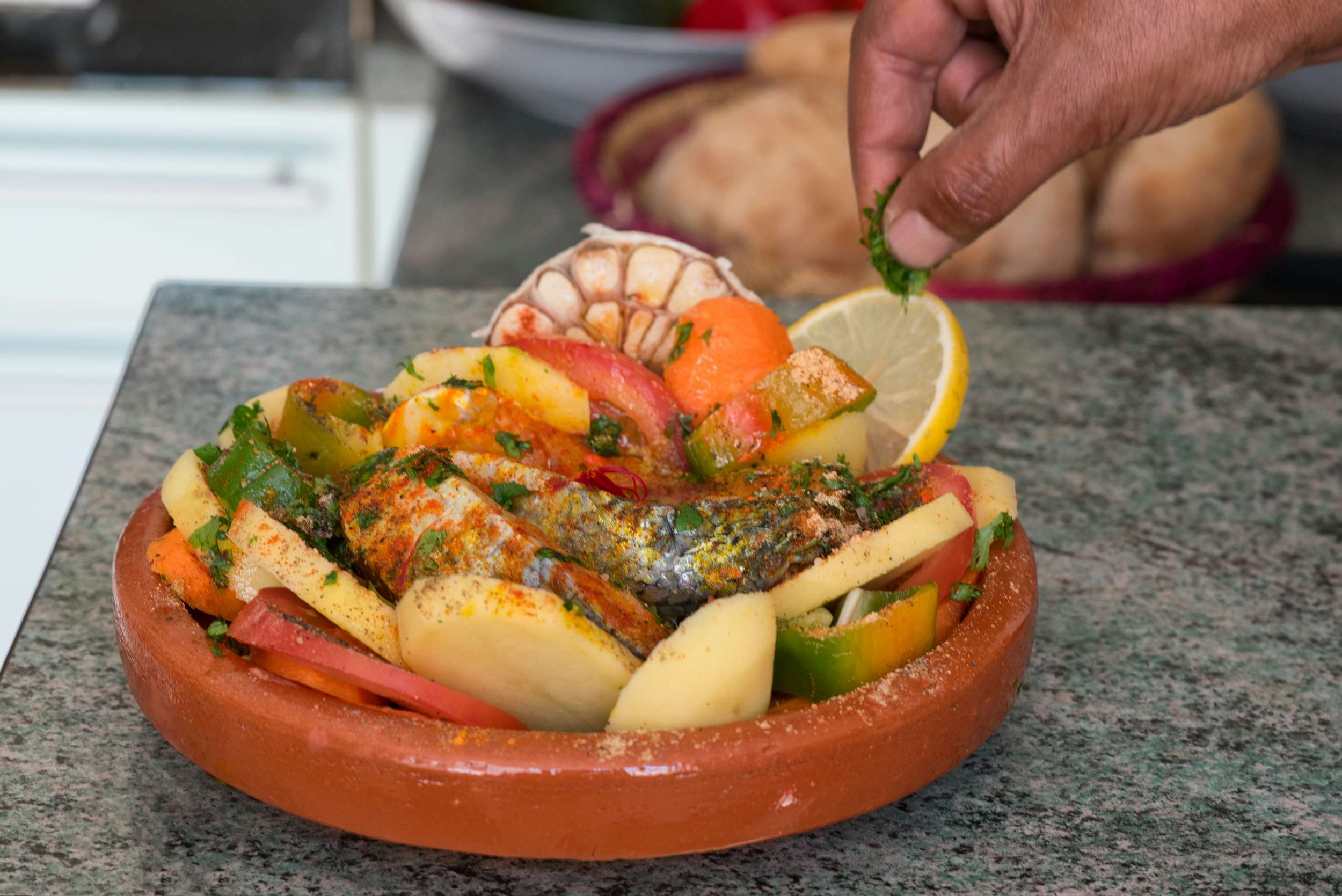 Tajine de saumon marocain, cuisine de roukia, traiteur à st germain du puch